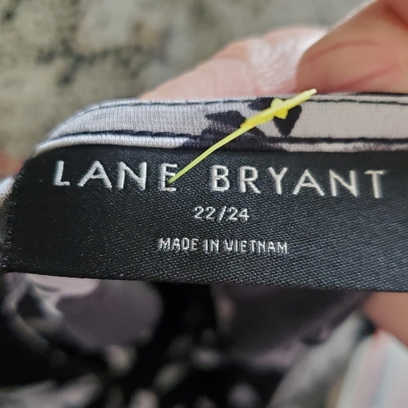 Lane Bryant sz 22/24. Boho black floral. Open back, side slit. Mock neck - Picture 14 of 14